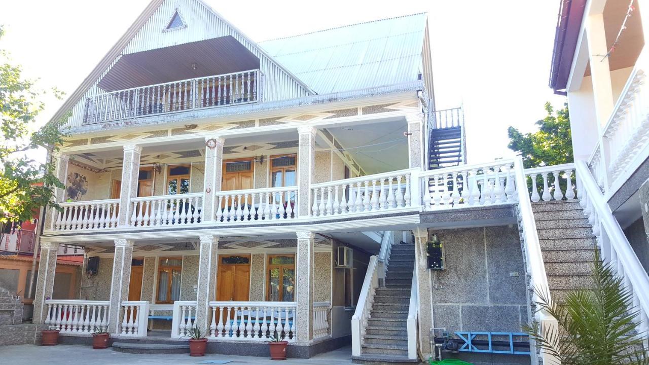 Linda Guest House Batumi Exterior foto