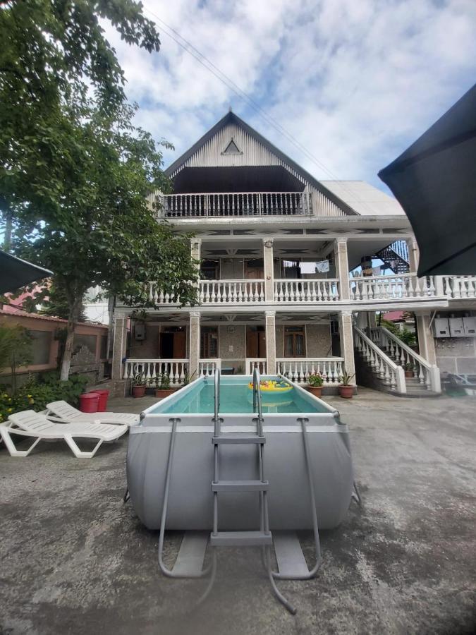 Linda Guest House Batumi Exterior foto